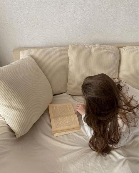 Books Aesthetic Minimalist, A Girl Reading A Book Aesthetic, Minimalist Book Aesthetic, Stay At Home Girl Aesthetic, Reading At Home Aesthetic, Staying At Home Aesthetic, Relaxing At Home Aesthetic, Stay Home Aesthetic, Relax Vibes Aesthetic