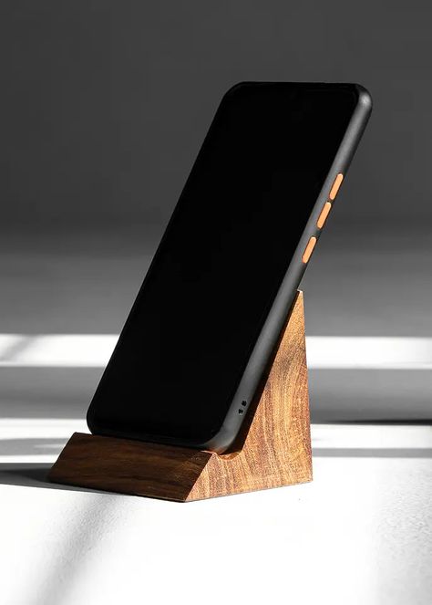 Wooden Mobile phone holder Cool Wooden Things, Diy Wood Phone Stand, Mobile Holder Diy, Wood Iphone Stand, Wooden Phone Stand, Wooden Phone Holder, Wood Phone Holder, Wood Phone Stand, Wooden Mobile