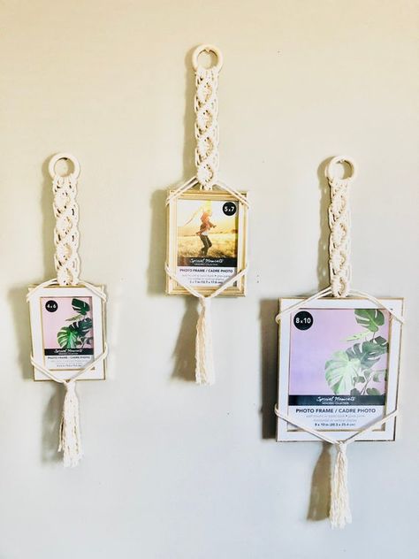 Macrame Furniture, Art Macramé, Pola Macrame, Toms River Nj, Makramee Diy, Diy Photo Frames, Boho Frame, Mini Macrame, Hanging Picture Frames