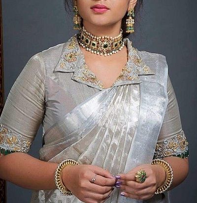 Best 10 Collared Neck Blouse Designs for Sarees and Lehengas (2020) Neck Blouse Designs, Long Blouse Designs, Blouse Designs High Neck, Saree Blouse Neck Designs, Latest Model Blouse Designs, Fashionable Saree Blouse Designs, Blouse Design Images, New Blouse Designs, Blouse Designs Indian