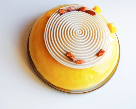 Mango, peach and almond entremet (vegan) – Miri's Cake Files Entremet Recipe, Mango Coulis, Vegan Gf Recipes, Peach Mousse, Mango Mousse Cake, Veggie Box, Vegan White Chocolate, Mango Mousse, Peach Puree