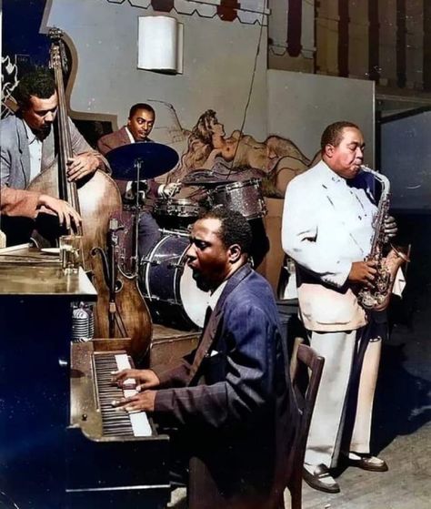 Charles Mingus, Roy Haynes, Thelonious Monk, Charlie Parker, 1949 Arte Jazz, Don Delillo, Jazz Quartet, Charles Mingus, Charlie Parker, Jazz Players, Thelonious Monk, Classic Jazz, Allen Ginsberg