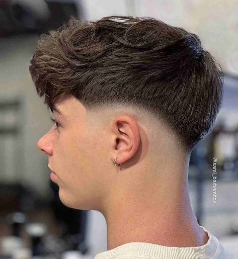 Fade Haircut Curly Hair, Mid Fade Haircut, Haircut Selfie, Photo Hijab, Low Skin Fade, Drop Fade Haircut, Low Fade Haircut, Gents Hair Style, Men Haircut Curly Hair