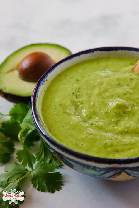 Zucchini Medley, Avocado Coleslaw, Guacamole Salsa Recipe, Tomatillo Avocado Salsa, Mexican Avocado, Salad And Fries, Mexican Salsa Recipes, Avocado Salsa Recipe, Backyard Gathering