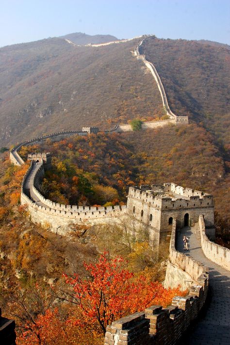 Explore China, Visit China, Montage Photo, Great Wall Of China, China Travel, Great Wall, Beautiful Places To Travel, Asia Travel, Travel Aesthetic