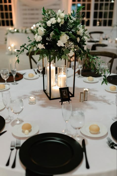 December Wedding Flowers Centerpieces, Black And Ivory Wedding Centerpieces, Black And White Wedding Theme Centerpieces, All Black Wedding Centerpieces, Simple Black And White Centerpieces, Sage Green And Black Centerpieces, Wedding Table Centerpieces Black And White, Simple Modern Wedding Centerpieces, Black And Gold Wedding Decorations Ideas