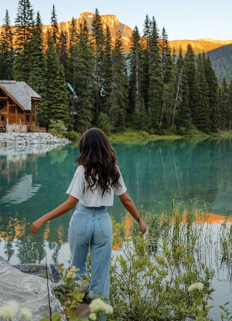 Banff Outfit Summer, Switzerland Summer Outfits, Alberta Summer, Alaska Outfits, Norway Wedding, Granola Girl Aesthetic, Adventure Aesthetic, Foto Tips, Granola Girl