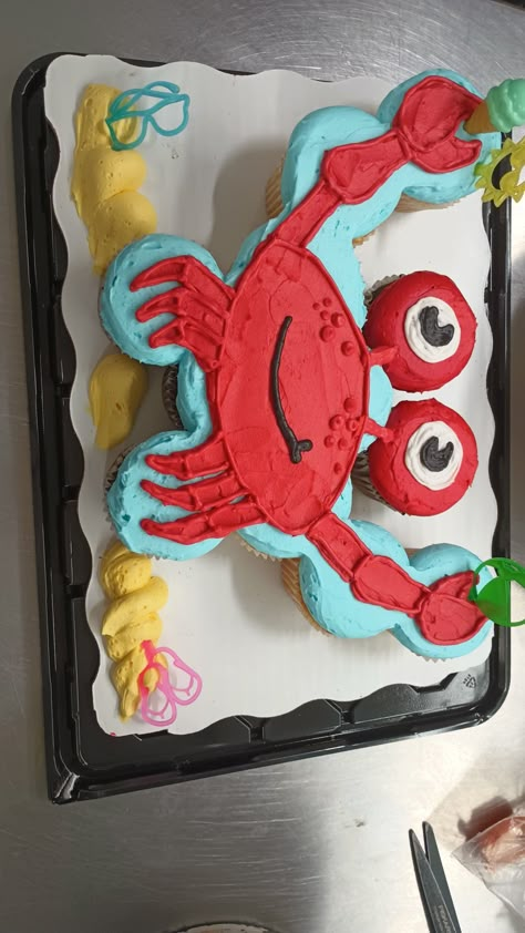 Ocean Cupcake Cake, Ocean Pull Apart Cupcakes, Crab Birthday Cake Ideas, Fishing Pull Apart Cupcake Cake, Crab Birthday Cake, Fish Cupcake Cake Pull Apart, Crab Birthday Cakes, Cupcake Cakes Pull Apart, Crab Cupcakes