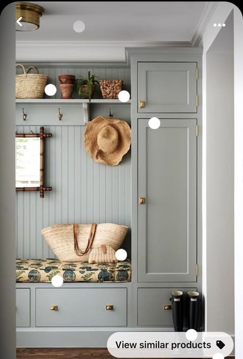 Gray Beadboard, Gray Mudroom, Lambriseringen Gang, Beadboard Trim, Room Ideas Toca Boca, Boot Room Utility, Small Mudroom Ideas, Furniture Ideas For Small Spaces, Room Ideas For Small Rooms