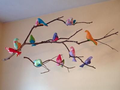 Love this! Pastel birds mobile - so perfect for a little girl's room. #pinparty Mobile Fabric, Deco Champetre, Bird Mobile, Diy Birds, Diy Mobile, Paper Birds, Bird Theme, Hanging Mobile, Fabric Birds