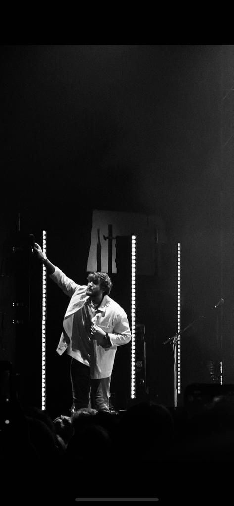 James Arthur concert lights amazing artist James Arthur Wallpaper, James Arthur Aesthetic, James Arthur Concert, Frank Ocean Wallpaper, 2024 Board, 2025 Aesthetic, James Arthur, Concert Aesthetic, Ocean Wallpaper