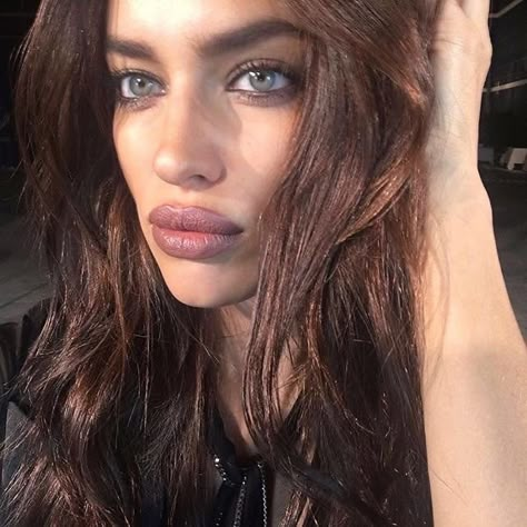 Irina Shayk Style, Camila Morrone, Black Eyeliner, Espresso Martini, Irina Shayk, Adriana Lima, Top Models, Mode Vintage, It Girls