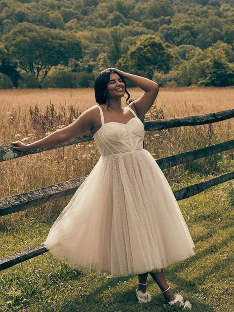 Designer Feature: BHLDN Plus Line - The Wedding Guys Ballerina Aesthetic, Plus Size Brides, Wedding Dresses Plus, Wedding Dress Style, Plus Size Bride, Anthropologie Wedding, Tea Length Wedding, Bridal Magazine, Plus Size Wedding Dresses