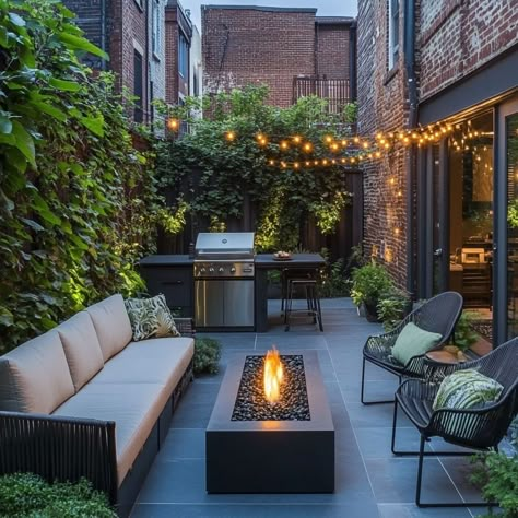 Small Backyard Ideas with Fire Pits, BBQs, and Cozy Seating Small Backyard With Fire Pit, Fire Pit Ideas Backyard Seating, Small Cozy Backyard, Backyard Zones, City Backyard Ideas, Small City Backyard, Small Backyard Patio Designs, Small Backyard Fire Pit, Townhouse Backyard Ideas