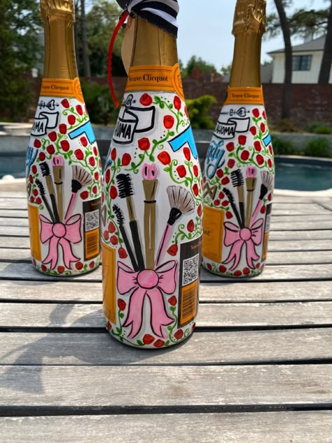 Champagne Bottle Art, Wine Bottles Decor, Painted Champagne Bottles, Painted Champagne Bottle, Wine Bottle Painting, Bedazzled Liquor Bottles, Custom Champagne Bottle, Painting Bottles, Bottles Craft