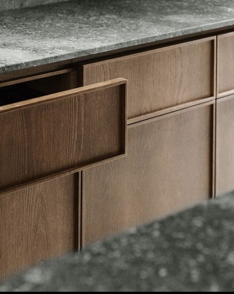 Cabinet Facing Styles, Flat Panel Oak Kitchen Cabinets, Joinery Design, Cabinet Detailing, Joinery Details, Cabinetry Design, Apartment Style, Kitchen Inspiration Design, Furniture Details