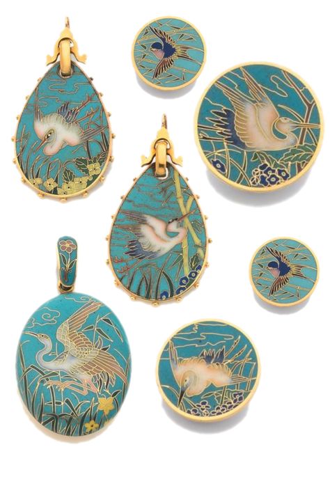 These yellow gold earrings with turquoise cloisonné enamel on both sides are decorated with birds and flowers, whose design clearly reflects the vogue for Japonisme. Following the reopening of trade with Japan in 1858, the influence of its art and culture made its way West, and into the works of jewelers such as Falize. #Jewelry #Earrings #VintageJewelry #Japonisme #Japan #ArtNouveau Japanese Jewelry Design, Enamel Jewelry Victorian, Luxury Ceremonial Enamel Jewelry, Cloissone Enamels, Art Nouveau Gold Enamel Jewelry, Japan Jewelry, Victorian Ceremonial Enamel Jewelry, Biedermeier Furniture, Cloisonne Enamel Jewelry