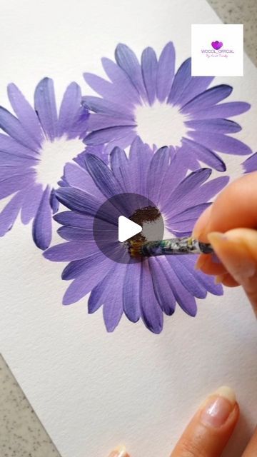 Painting From Acrylic Paint, Pictures For Painting Ideas, Flower Painted Canvas, How To Paint A Simple Flower, Flower Painting On Canvas Easy, Different Flowers Painting, Pretty Flower Paintings Easy, Paint A Flower Easy, How To Paint Flowers On Canvas