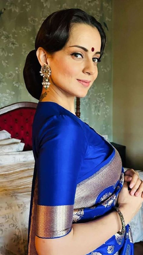 Kangana Ranaut, Ethnic Outfits, Beautiful Women Over 40, Elegant Hairstyles, Trendy Hairstyles, Over 40, Hairstyles