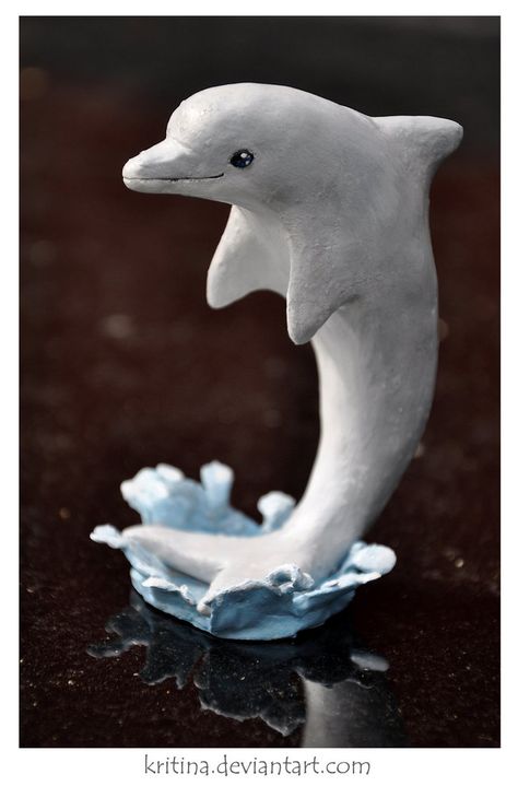 Clay Dolphin Tutorial, Dolphin Clay Sculpture, Paper Mache Dolphin, Sea Creature Clay Sculptures, Ceramic Animals Sculpture Easy, Polymer Clay Dolphin, Dolphin Ceramics, Whale Clay Sculpture, Easy Ceramic Sculpture Ideas