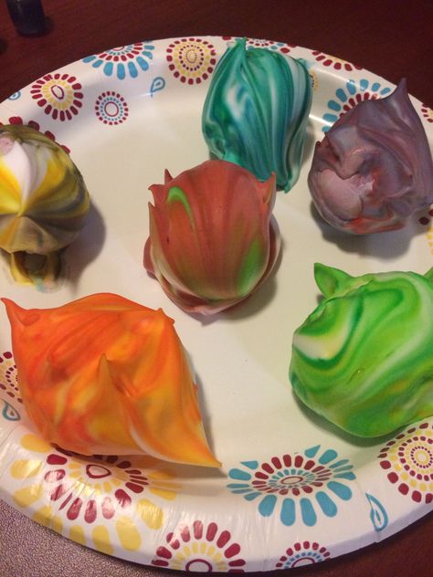 Shaving cream eggs! #easter Shaving Cream Easter Eggs Video, How To Dye Eggs With Shaving Cream, Easter Egg Dye With Shaving Cream, Shaving Cream Eggs, Roll Up Ice Cream, Whipped Cream Dyed Easter Eggs, Cream Eggs, Fruit Roll Ups, Eggs Easter