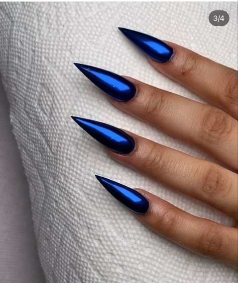 Blue Electric Nails, Electric Blue Nails, Gold Stiletto Nails, Blue Stiletto Nails, Blue Chrome Nails, Stilleto Nails Designs, Royal Blue Nails, Dark Blue Nails, Long Stiletto Nails