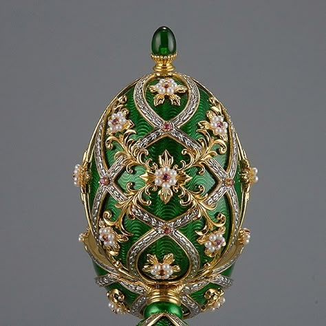 Faberge Eggs – Some Fabulous And Fantastic Facts About Them - Bored Art Beads On Clothes, Egg Artwork, Royal Gifts, Egg Artistry, Definition Of Art, Bored Art, Egg Shell Art, Spring Horse, Faberge Egg