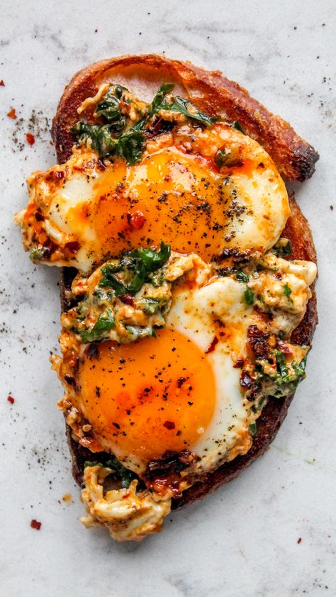 Your Sunday brunch is about to be elevated with these chili crisp eggs! Cream Fried Eggs, Egg Recipes Breakfast, Fried Egg Recipe, Open Face Sandwich, Kale Breakfast, Breakfast Like A King, Egg Dinner, Fried Egg Recipes, Eggs On Toast