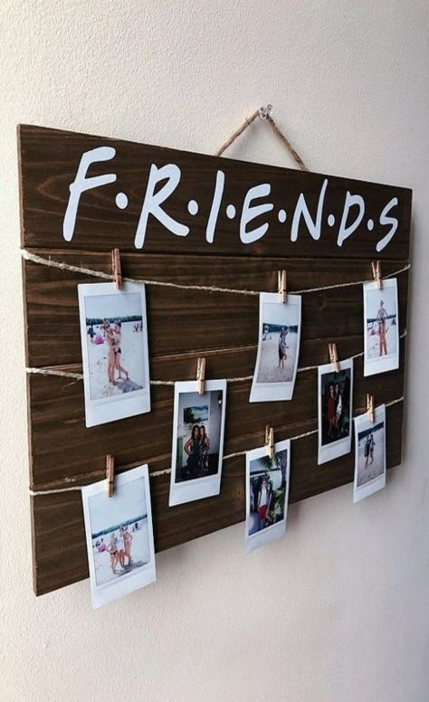 Polaroid Display, Dorms Decor, Teenage Room Decor, Koti Diy, Dekor Diy, Décor Diy, Friends Tv Show, Cute Room Decor, Friends Tv