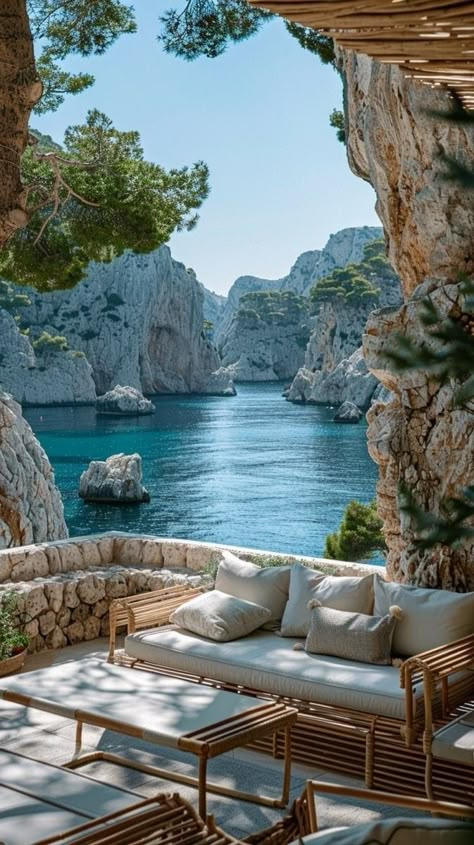 Capri Italia, Dream Life House, Vacation Places, Beautiful Places To Travel, Beautiful Places To Visit, Casas De Ensueño, Pretty Places, Dream Destinations, Travel Aesthetic