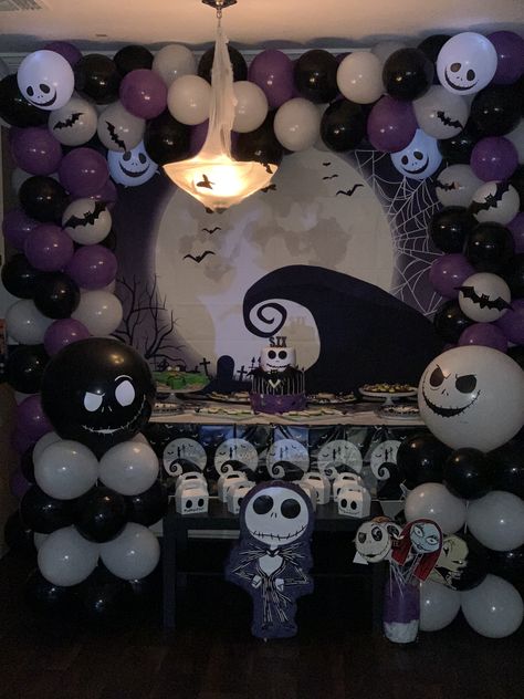 Jack Skellington Birthday Decoration. The Nightmare Before Christmas. Birthday Party number 6 Nightmare Before Christmas Babyshower, Festa Hotel Transylvania, Nightmare Before Christmas Birthday, Nightmare Before Christmas Baby, Nightmare Before Christmas Party, Nightmare Before Christmas Wedding, Nightmare Before Christmas Decorations, Halloween Baby Shower Theme, Nightmare Before Christmas Halloween