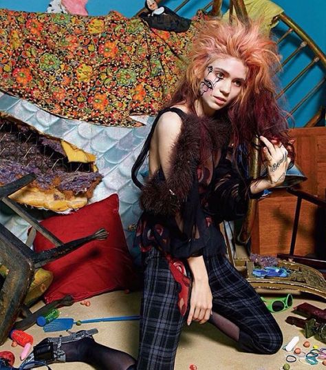 grimes Grimes Photoshoot, Claire Boucher, Punk Glam, Experimental Music, Mario Sorrenti, Instyle Magazine, V Magazine, Pinterest Fashion, Her Music