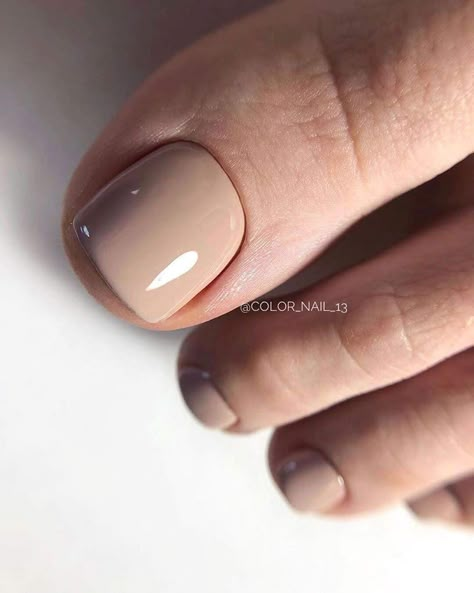 Beige Pedicure Ideas, Cream Pedicure Color, Light Brown Pedicure, Beige Toenails, Pedicure Nude Colors, Beige Toe Nails, Beige Pedicure, Pedikur Nails, Brown Pedicure Ideas