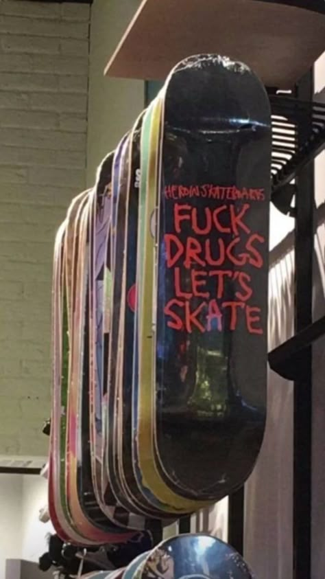 #fuckdrugs #dare #skateboarding #skateboard #skateboardart Skateboard Aesthetic, Skater Aesthetic, Skateboard Design, Grunge Aesthetic, S K, Skateboarding, My Aesthetic, Skating, Skateboard