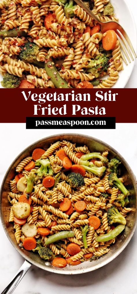 This delicious stir fried pasta is a combination of a rainbow of veggies, a flavorful sauce, and tender pasta for a satisfying meal! This is a great weeknight meal! Pasta Stir Fry Recipes, Chickpea Noodles, Pasta Stir Fry, Stir Fry Pasta, Stir Fry Veggies, Asian Pasta, Tri Color Pasta, Rainbow Pasta, Fried Pasta