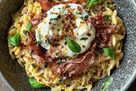 Elevate your weeknight pasta routine with this luxurious and indulgent Orzo Carbonara with Crispy Prosciutto and Burrata. This dish blends the traditional flavors of classic Italian carbonara with a modern ... Learn more Orzo Carbonara, Creamy Carbonara Sauce, Italian Carbonara, Lunch Entrees, Potato Frittata Recipes, Pasta Main Dishes, Cooking For Friends, Prosciutto Pasta, Fall Pasta