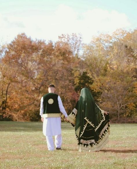 Afghan Nikkah, Wedding Manifestation, Nikkah Ideas, A Thousand Splendid Suns, Afghan Beauty, Nikkah Wedding, Afghanistan Culture, Afghan Culture, Afghani Clothes