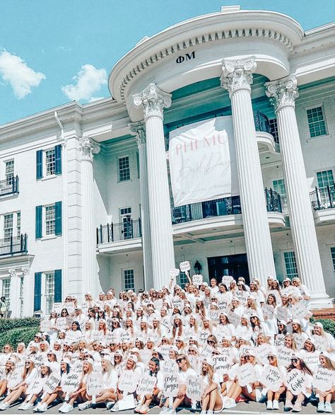 Phi Mu Alabama, Bama Rush Aesthetic, Bama Sorority, Rush Aesthetic, Bama Gameday, Bama Rush, Alabama University, Student Lifestyle, Sorority House