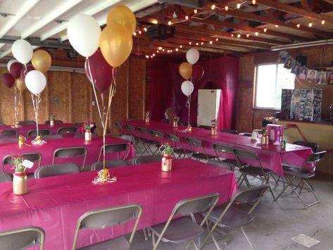 19 Ways To Transform Your Garage Into A Living Space (2) Garage Graduation Party Ideas, Garage Party Ideas, Garage Party Decor, Garage Party Decorations, Graduation Open House Ideas, Rustic Graduation Party, Cool Basement Ideas, Bbq Decorations, Housewarming Party Decorations