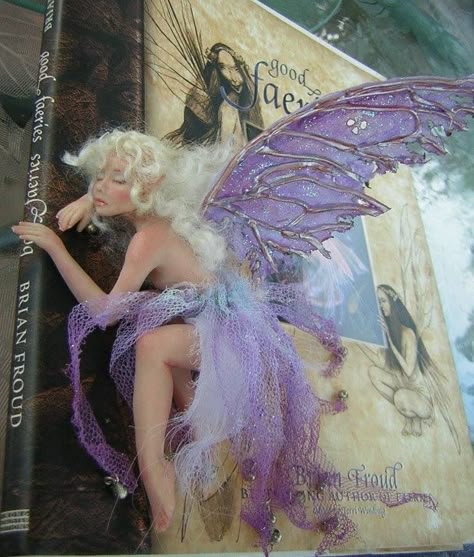 Fairies Pixies Mythical Creature, Pixie Mythical Creature Aesthetic, Pixie Art Faeries, Butterfly Faerie, Fairy Pets Fantasy Art, Fairy Art Dolls, Fairy Dragon, Fairy Pictures, Clay Fairies