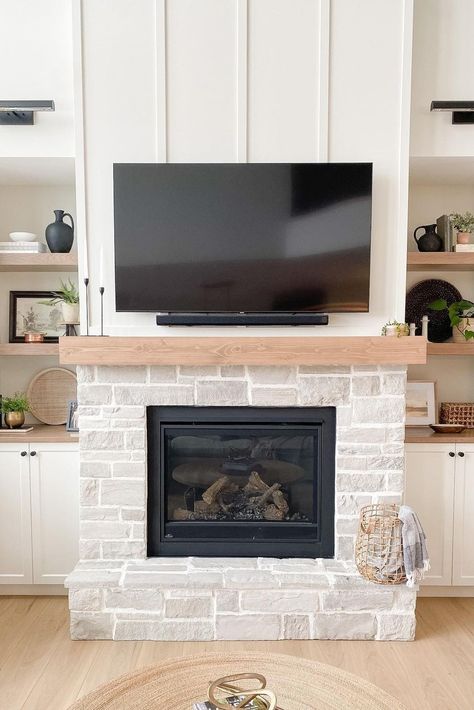 White Stone Veneer Fireplace, Family Room With Stone Fireplace, Stone Veneer Fireplace Farmhouse, Fireplace Stone Veneer, Sunroom Fireplace, White Stone Fireplaces, Stone Veneer Fireplace, Fireplace Farmhouse, Farmhouse Fireplace Decor