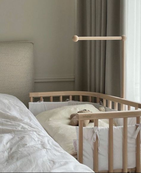 Bedside Cot, Kids Inspo, Bedside Crib, Baby Wishlist, Neutral Room, Baby Room Inspiration, Baby Inspiration, Baby Cot, Apartment Decor Inspiration