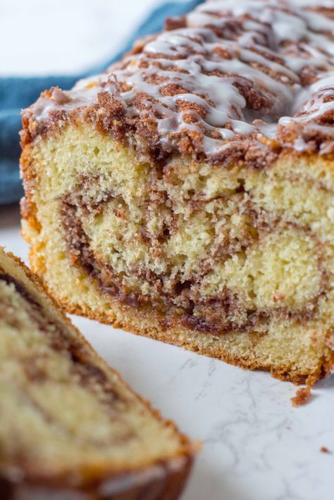 Cake With Icing, Cinnamon Bread Easy, Cinnamon Loaf, Cinnamon Bread Recipe, Cinnamon Roll Bread, Swirl Bread, Cinnamon Swirl Bread, Swirled Bread, Cinnamon Raisin