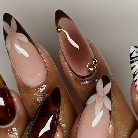 ROCKLAND COUNTY NAIL TECH | brown nails for the fall just eats downnnn 😍  ⋆ ˚｡⋆୨୧ ⁺˚⋆｡°✩₊  #rocklandnailtech #rocklandnails #rocklandnailsalon #nailart... | Instagram Brown French Tip With White Line, Brown Tips Almond Nails, Fall Nails Brown French Tip, Brown French Tip With Design, Cute French Tip Nails Almond, Brown French Nails Almond, Almond Brown French Tip Nails, Brown Oval Nails, Brown White Nails