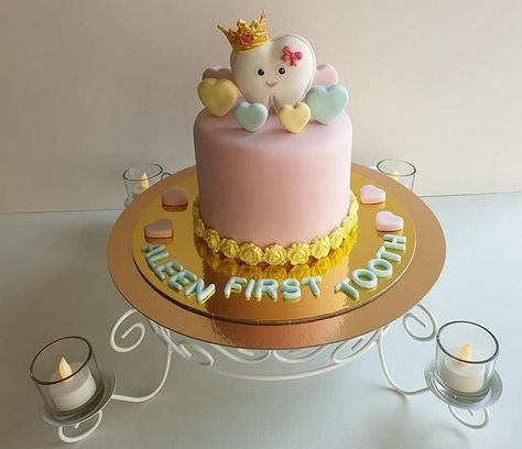 First Teeth Party Ideas Tooth, First Teeth Cake Ideas, First Tooth Cake, Teething Party, Teeth Cake, Tooth Cake, Elegant Birthday Cakes, Simple Cake Designs, Newborn Baby Photoshoot