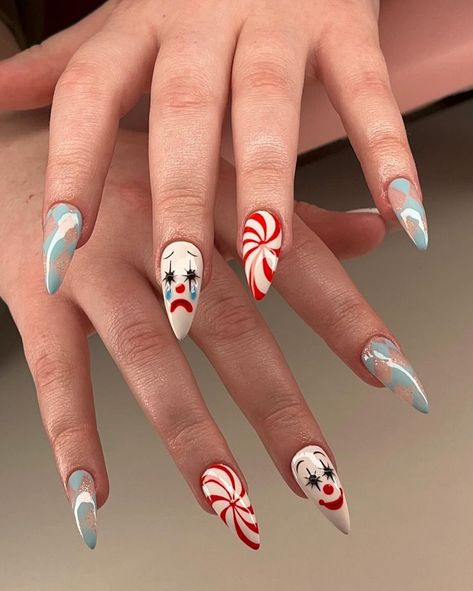 Clown Nail Art, Clown Nails, Circus Nails, Whimsical Circus, Halloween Nail Art Ideas, Horror Nails, Beautiful Halloween, Retro Nails, Goth Nails