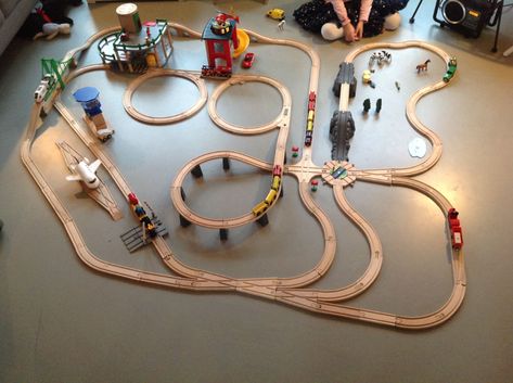 Wooden Train Set Layout, Brio Train Table, Ikea Train, Brio Train Track, Toy Train Layouts, Brio Train, Thomas The Train Birthday Party, Wooden Train Track, Wood Train