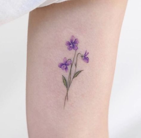 Single Violet Flower Tattoo, Common Blue Violet Tattoo, Violet And Lavender Tattoo, Purple Iris Tattoo, Henna Tattoo Arm, Violet Tattoo Flower, Purple Flower Tattoo, Purple Tattoo, Purple Flower Tattoos