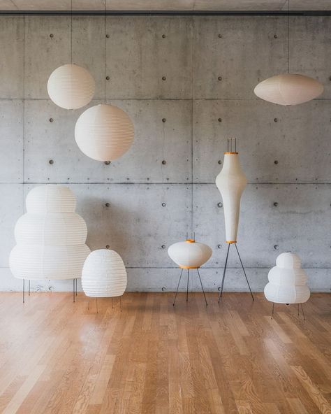 @vitra on Instagram: “In 1951 Isamu Noguchi began to design the Akari Light Sculptures, works characterised by weightless luminosity. He chose the name 'akari'…” Akari Light Sculpture, Akari Noguchi Lamp, Noguchi Pendant Light, Isamu Noguchi Lamp, Noguchi Akari Lamp, Noguchi Light, Noguchi Lamps, Akari Noguchi, Akari Lamp