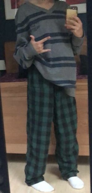 Christmas Aesthetic Outfit Men, Aesthetic Pajamas Comfy, Pajama Pants Aesthetic Men, Plaid Pajama Pants Outfits Men, Flannel Pajama Pants Aesthetic, Male Pyjamas Aesthetic, Fuzzy Pajama Pants Aesthetic, Pajama Men Aesthetic, Grunge Christmas Aesthetic Outfit